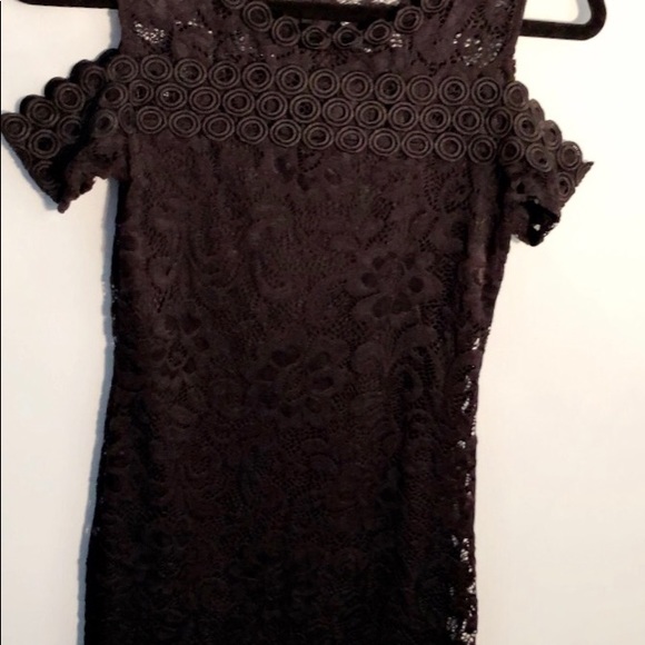 Black Lace Patterned Dress - Picture 3 of 3